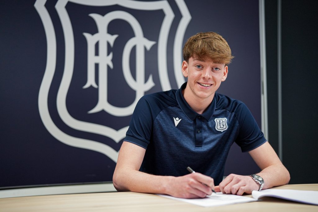 Johnny Watson Signs Professional Contract