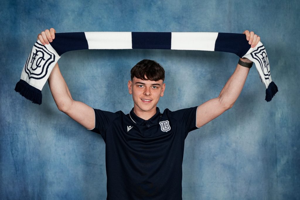 Jamie Whitton Signs Professional Contract