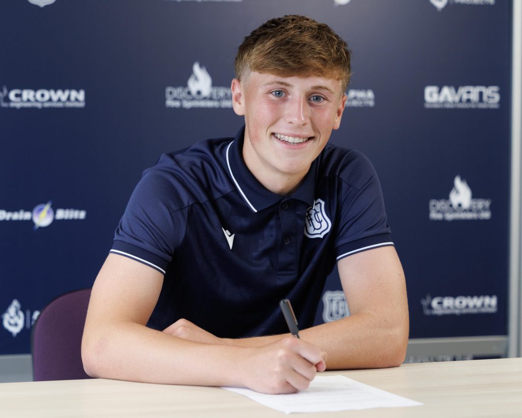 Young star Oosenbrugh signs new contract