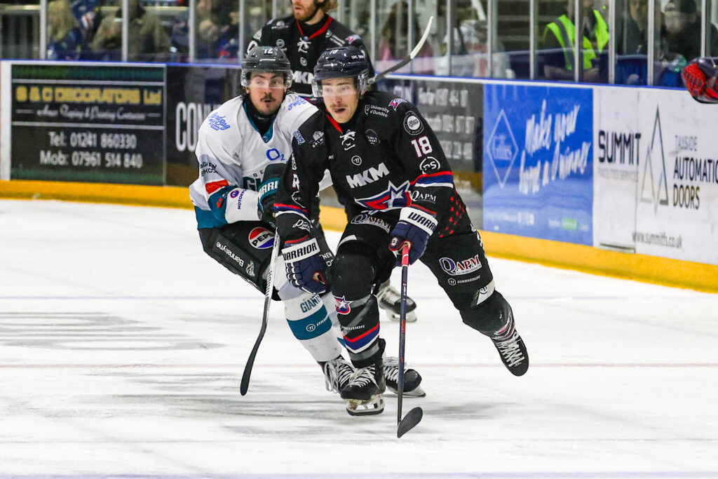 MATCH REPORT: STARS FALL IN CLOSE MATCH WITH GIANTS